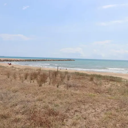 Casa Familiar En Primera Linea De Playa Con Piscina Дом отдыха Пусоль