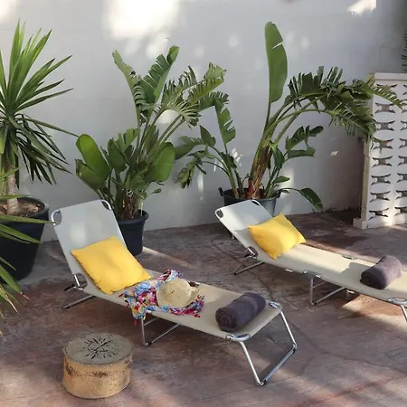 Casa Familiar En Primera Linea De Playa Con Piscina Дом отдыха