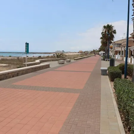 Casa Familiar En Primera Linea De Playa Con Piscina *